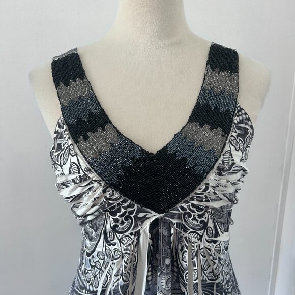 One World V-neck Tank Top - Picture 2 of 4